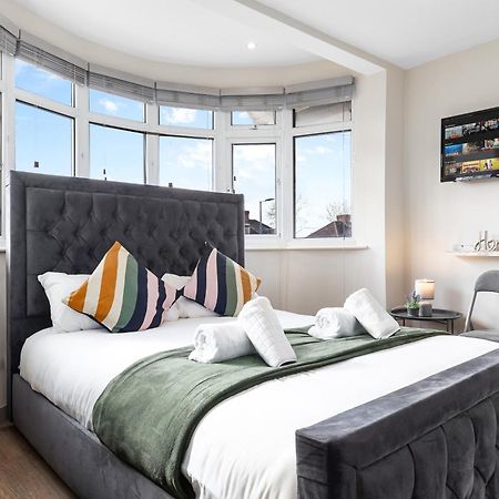 Serviced Ensuite Modern Studio - Sleeps 2 - Near Wembley Stadium - Good Transport Link To Central London - Harrow Ha3 Hatch End Esterno foto