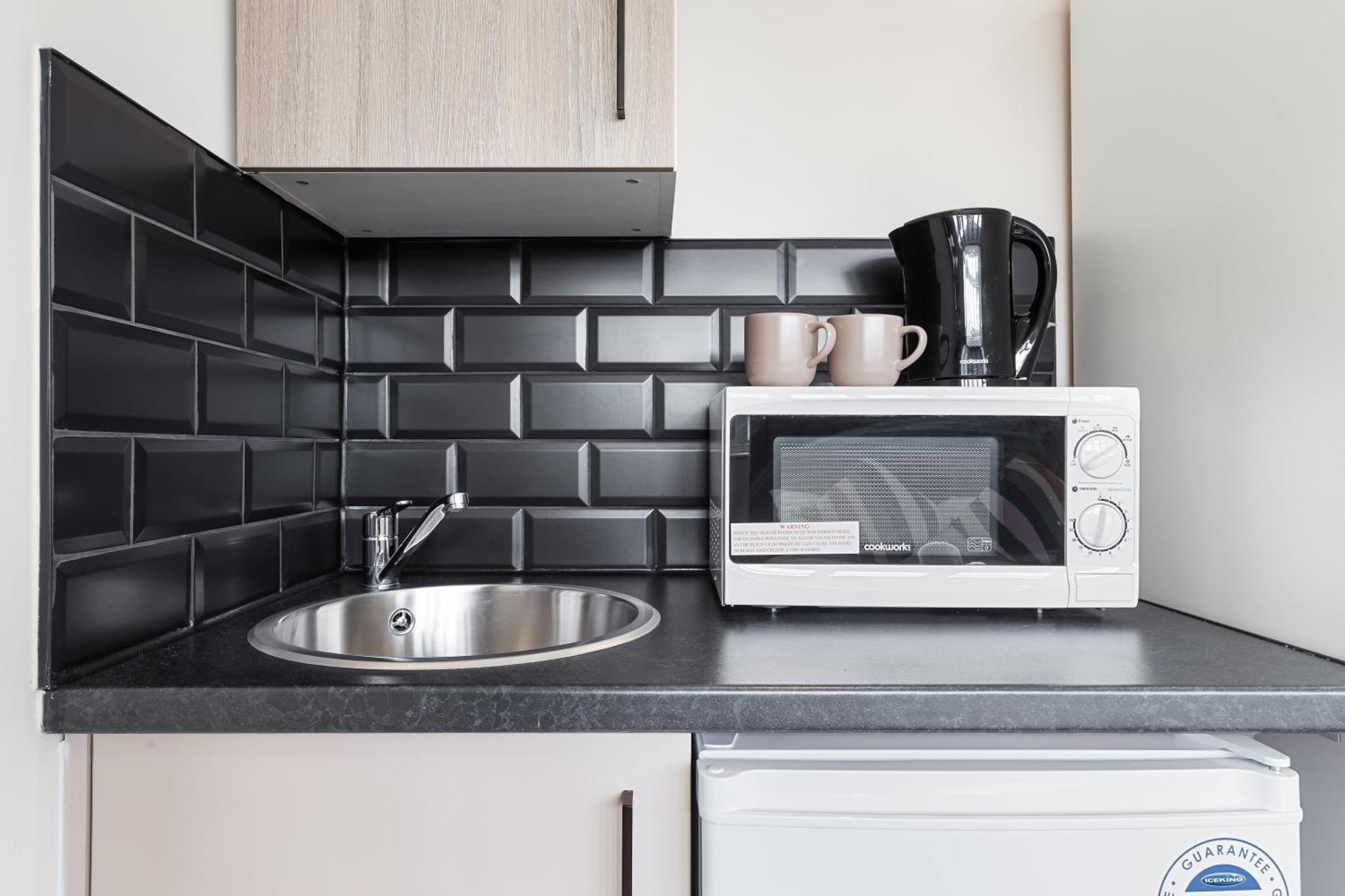 Serviced Ensuite Modern Studio - Sleeps 2 - Near Wembley Stadium - Good Transport Link To Central London - Harrow Ha3 Hatch End Esterno foto