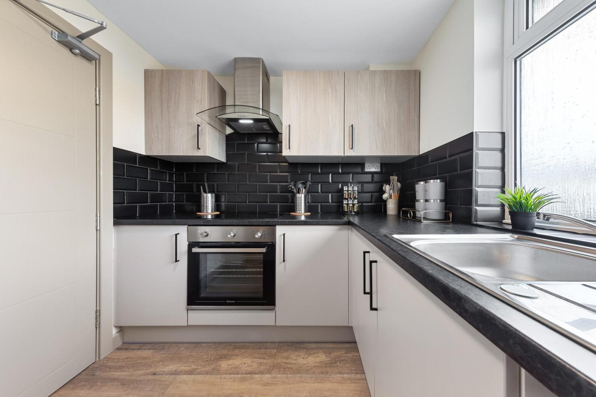 Serviced Ensuite Modern Studio - Sleeps 2 - Near Wembley Stadium - Good Transport Link To Central London - Harrow Ha3 Hatch End Esterno foto