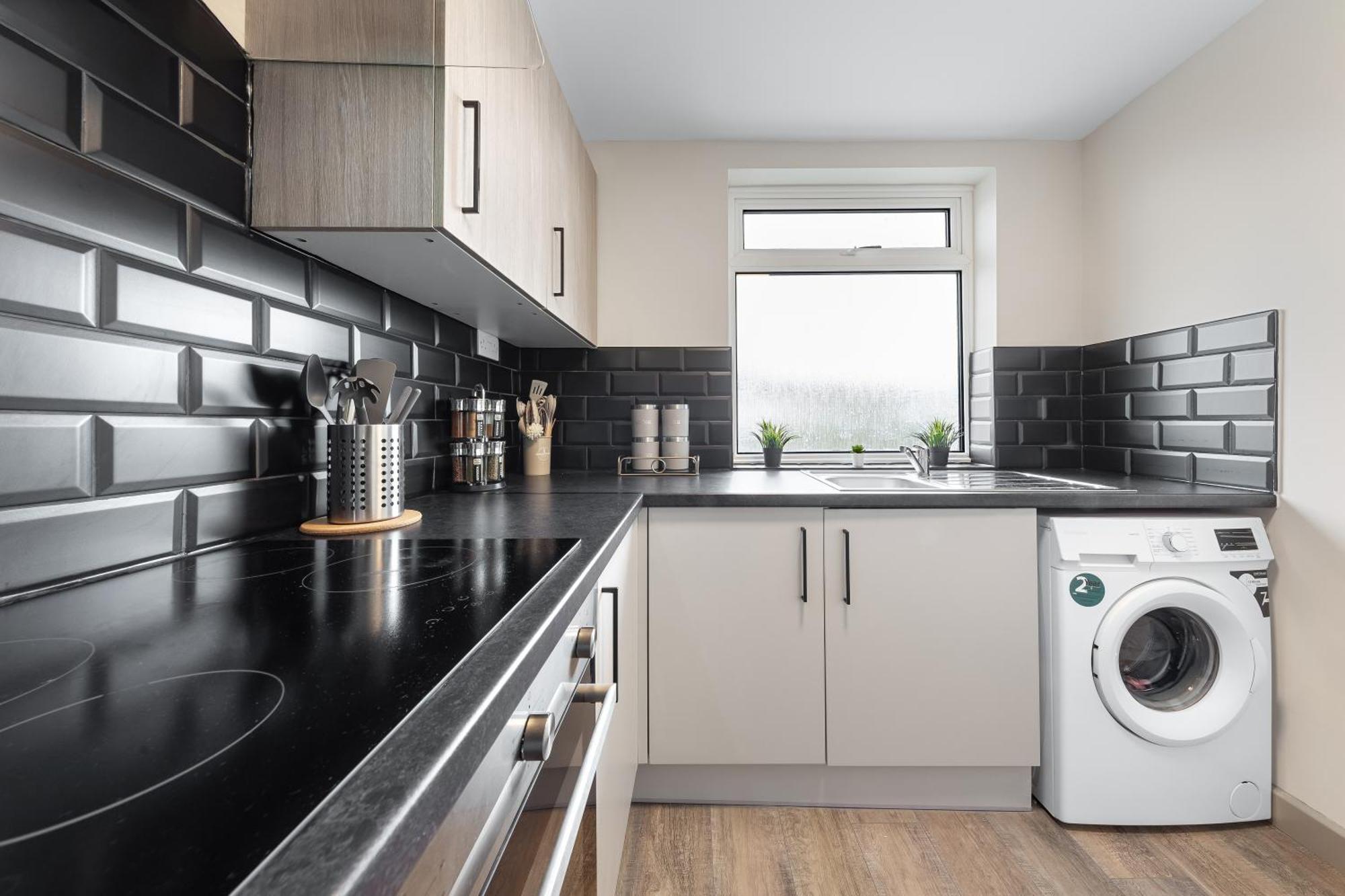 Serviced Ensuite Modern Studio - Sleeps 2 - Near Wembley Stadium - Good Transport Link To Central London - Harrow Ha3 Hatch End Esterno foto