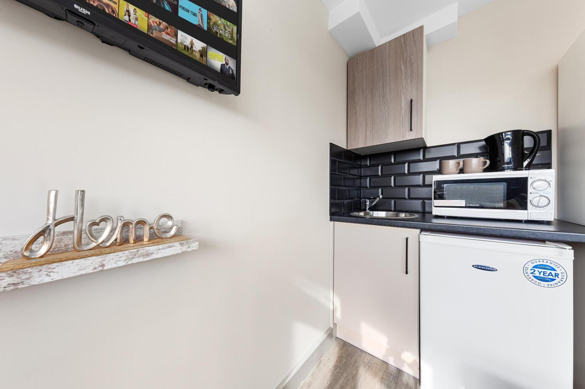 Serviced Ensuite Modern Studio - Sleeps 2 - Near Wembley Stadium - Good Transport Link To Central London - Harrow Ha3 Hatch End Esterno foto
